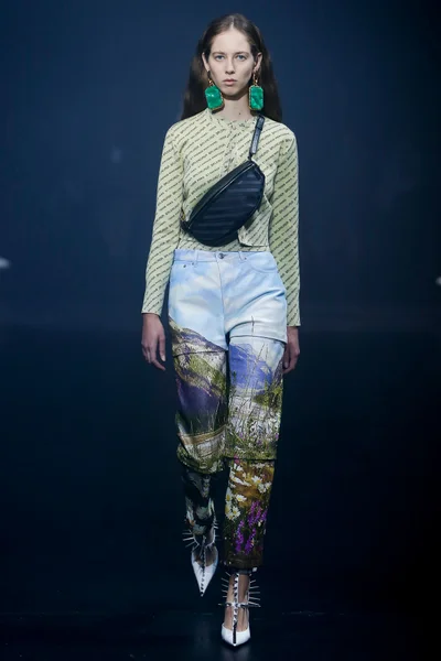 Look 17